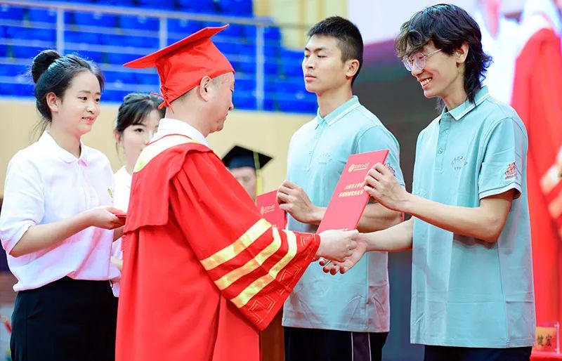 官方认证！云南92所高校毕业生，可以多拿一个证？！