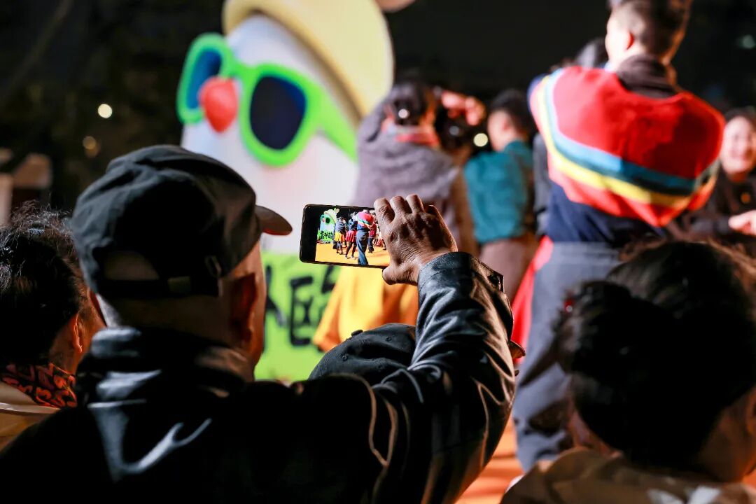 8099999街头巷尾微信