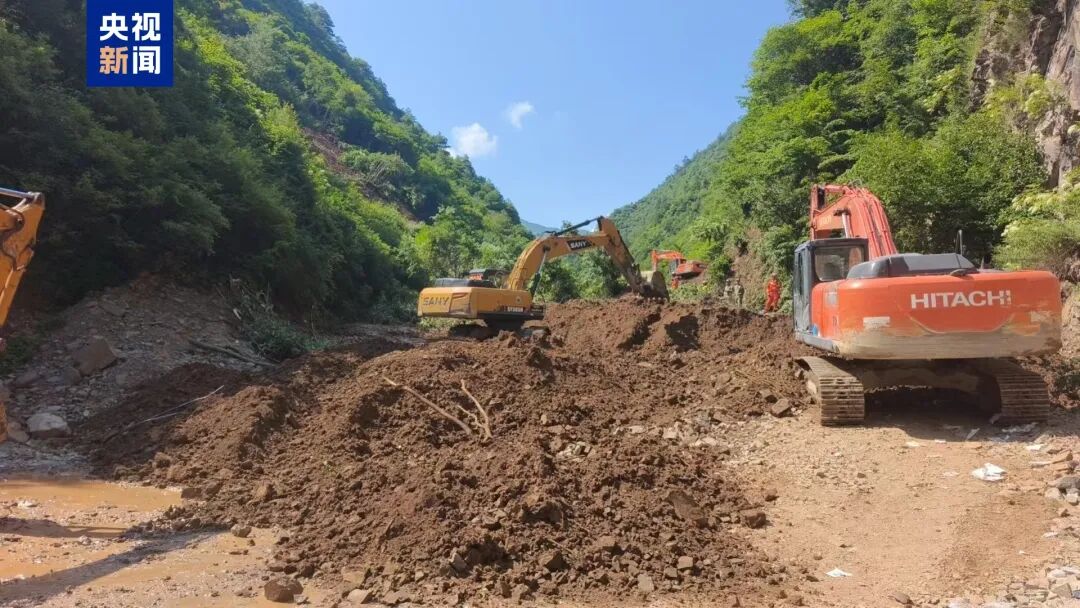 甘肃山体滑坡致33人被掩埋，已救出17人