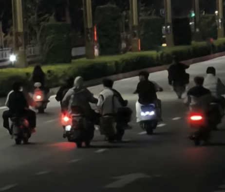 8099999街头巷尾微信